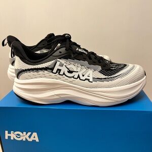 BRAND NEW Hoka Skyflow Wide